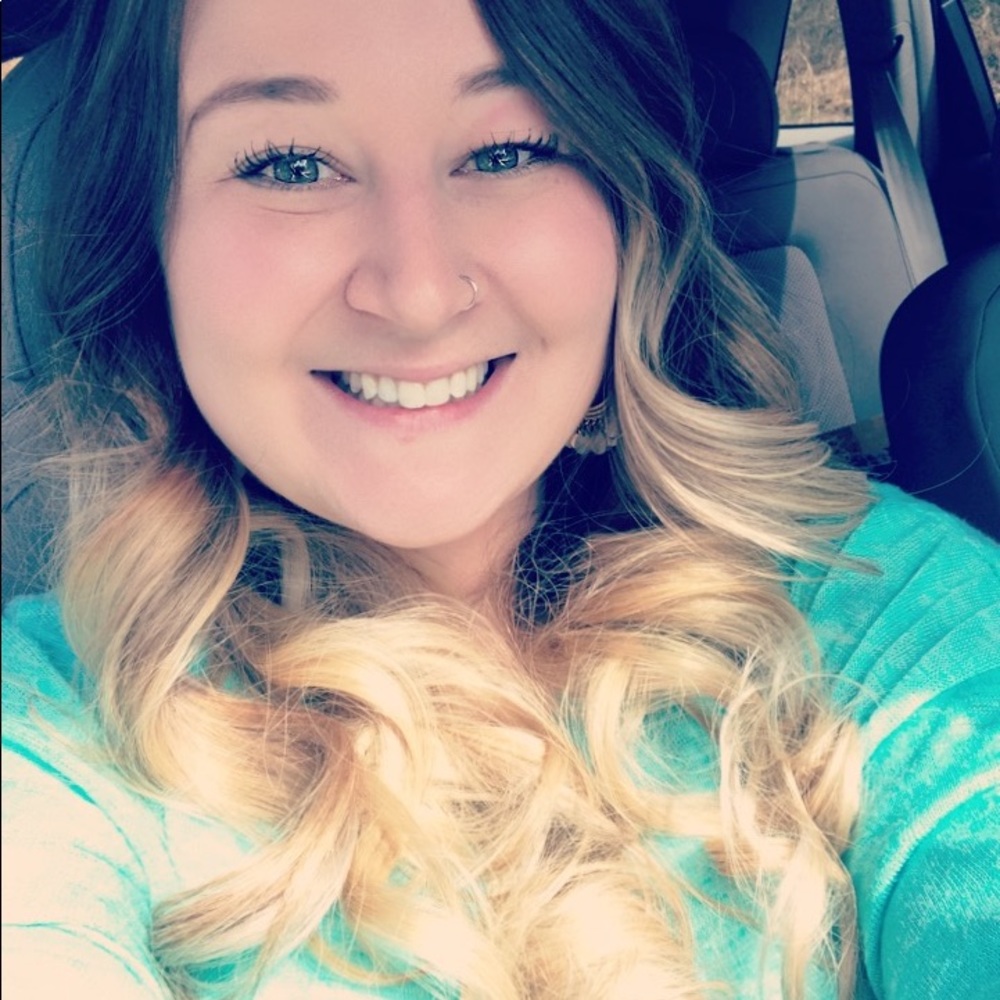 Meet your Posher, Alicia